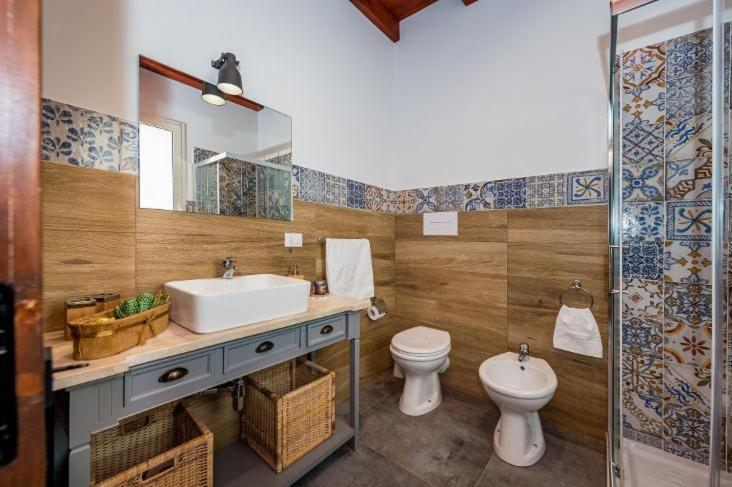Villa Miro, Stupenda Villa Con Piscina Privata كاستيلاّماري ديل غو المظهر الخارجي الصورة